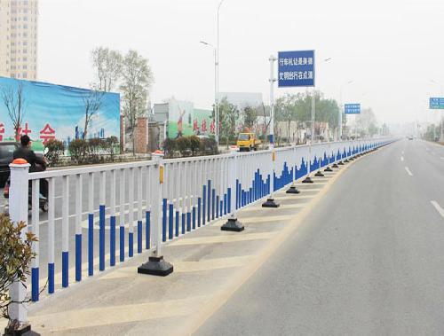 洛陽(yáng)鐵藝護(hù)欄廠-交通護(hù)欄